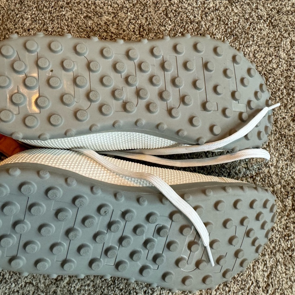 No Bull Turf Trainers, Arctic White w Grey Sole, sz 7.5 men’s; 9 women's - Picture 4 of 6